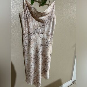 Guess dress size L